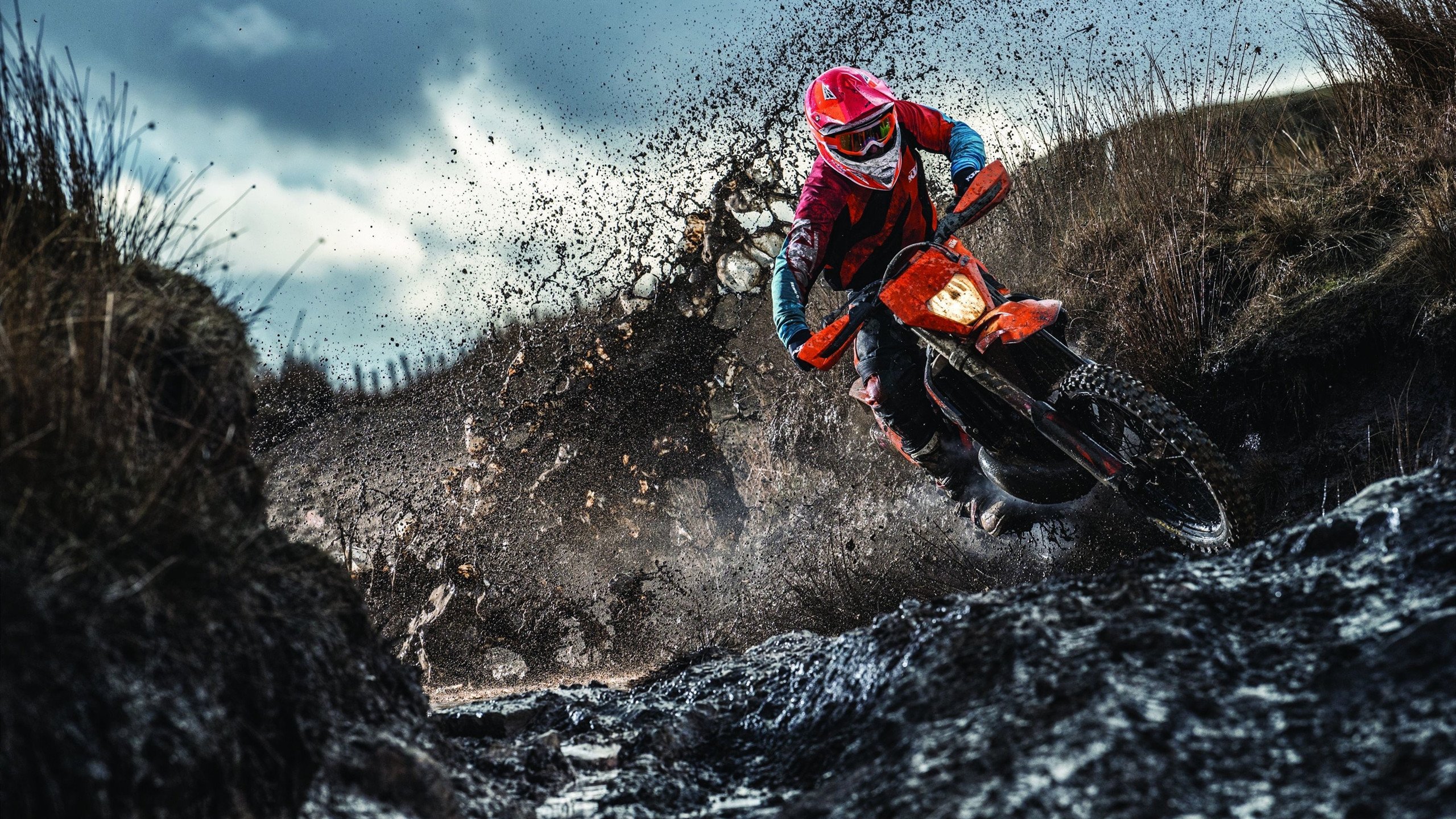 开云下载网址-【球场环境】场地条件对比赛的影响分析，比赛场地大小